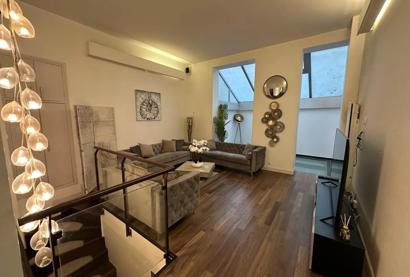 Les Champs Elysees-125M2 Modern And Spacious location